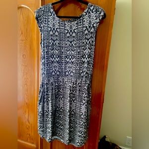 EUC Athleta Dress/Cover Up Black & White Pattern-Sz S